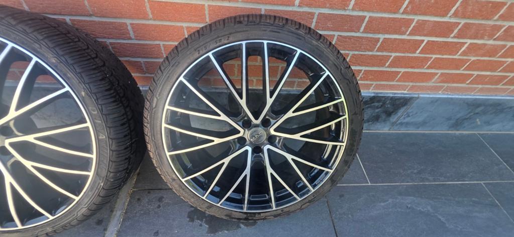 22 inch velgen met 265/35/22 banden, Ophalen of Verzenden, Band(en)