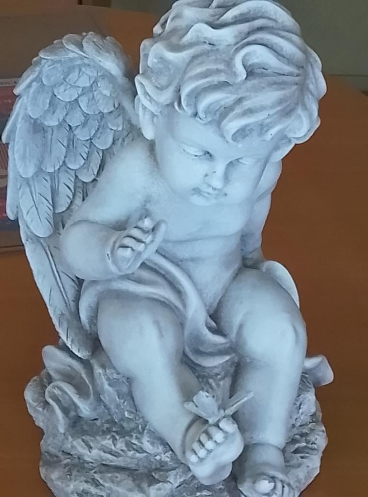 Engel in kunststof, Enlèvement