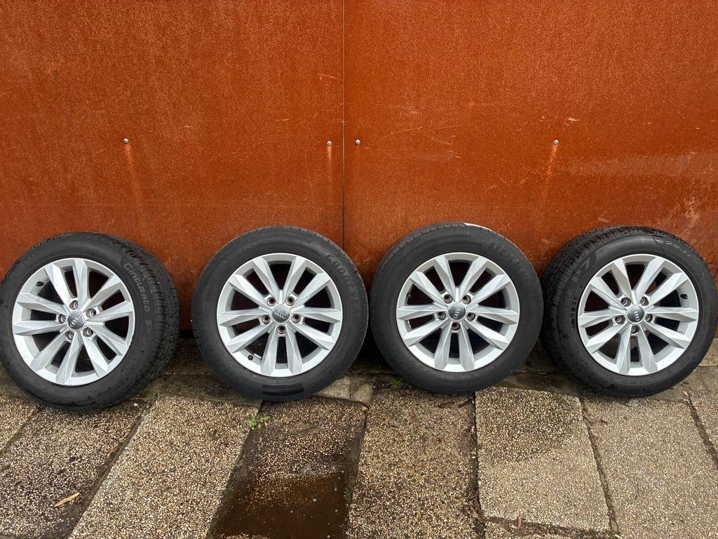 Originele Audi A3 velgen 16inch met zomerbanden, Ophalen, 16 inch, 205 mm, Band(en)