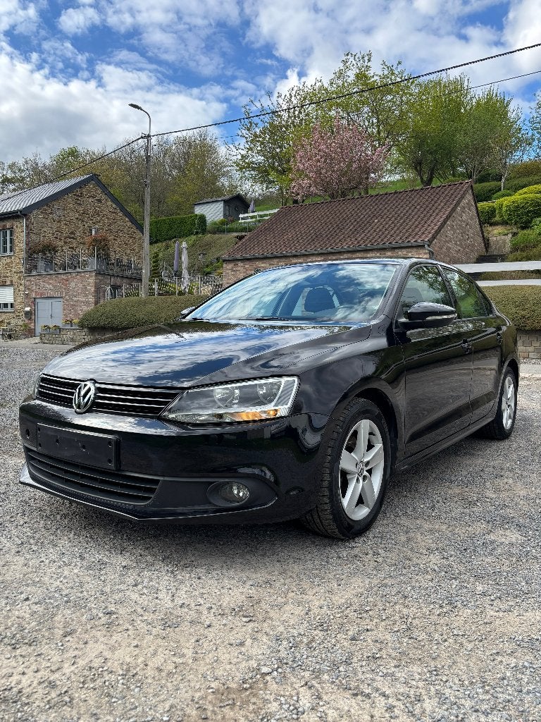 Volkswagen Jetta Blue Motion, Voorwielaandrijving, Zwart, 4 cilinders, Zwart