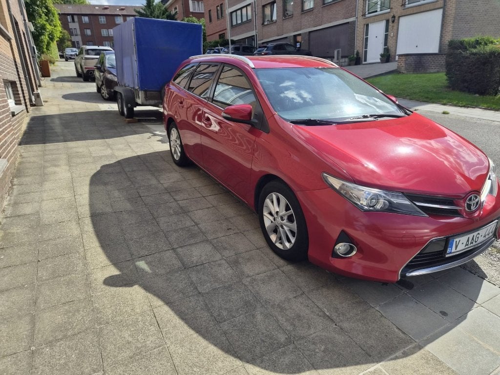 Toyota Auris Break, Rouge, Euro 5, Achat, 1295 kg