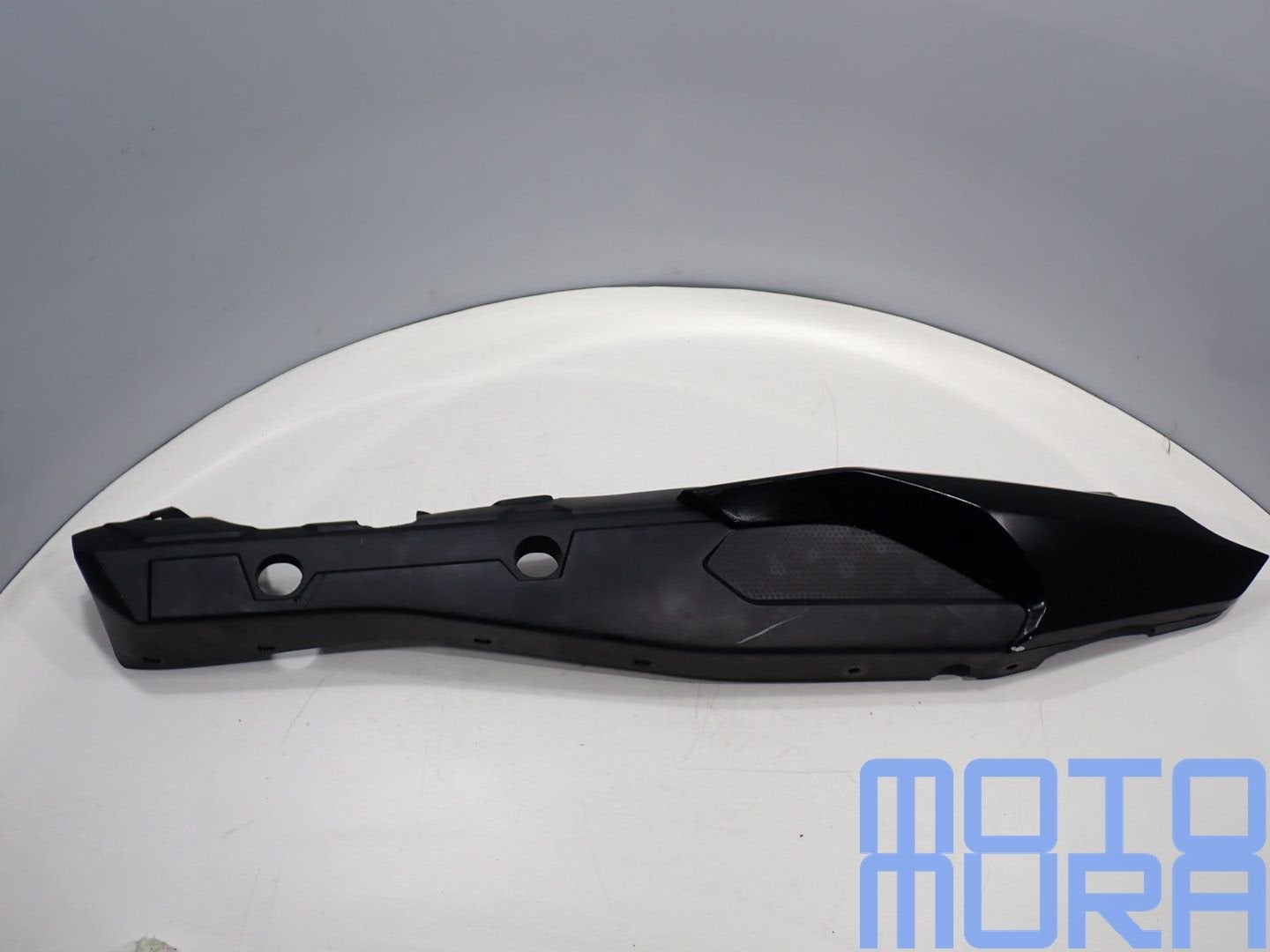 Panneau latéral arrière droit pour la Yamaha MT 09 Tracer 20, Motos, -, Utilisé, -, -