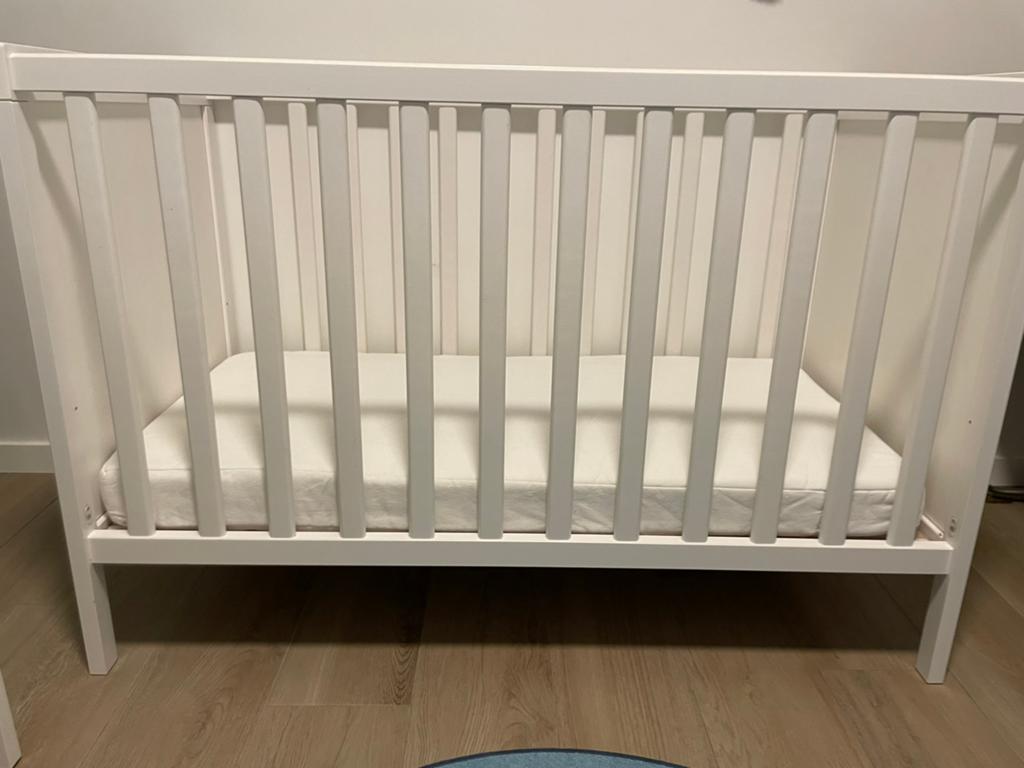 Babybed ikea met matras, Ophalen, Gebruikt
