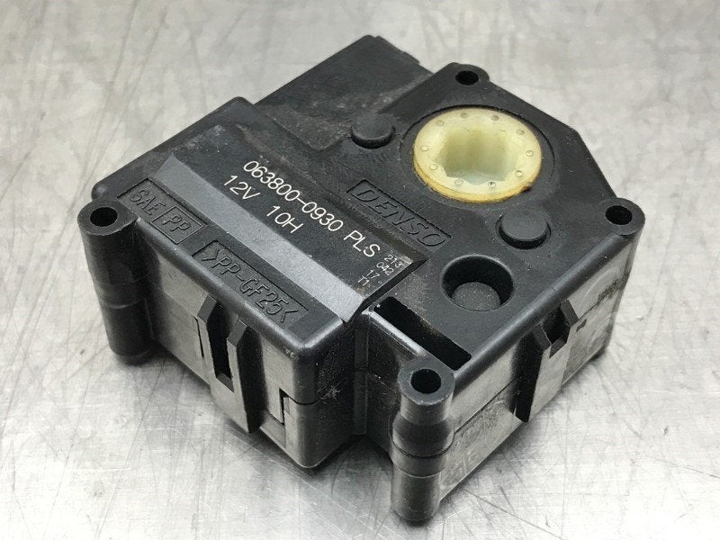 ACTIONNEUR MOTEUR VOLET CHAUFFAGE LS (F4) (|0638000930|), Utilisé, Lexus