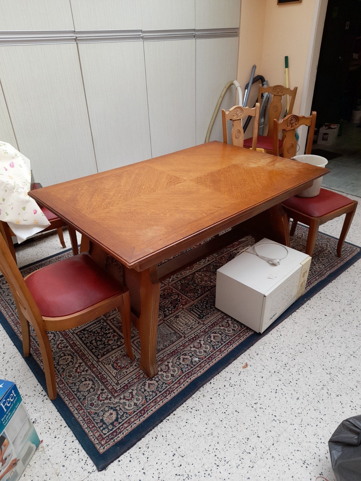 gratis tafel met 6 stoelen, Ophalen