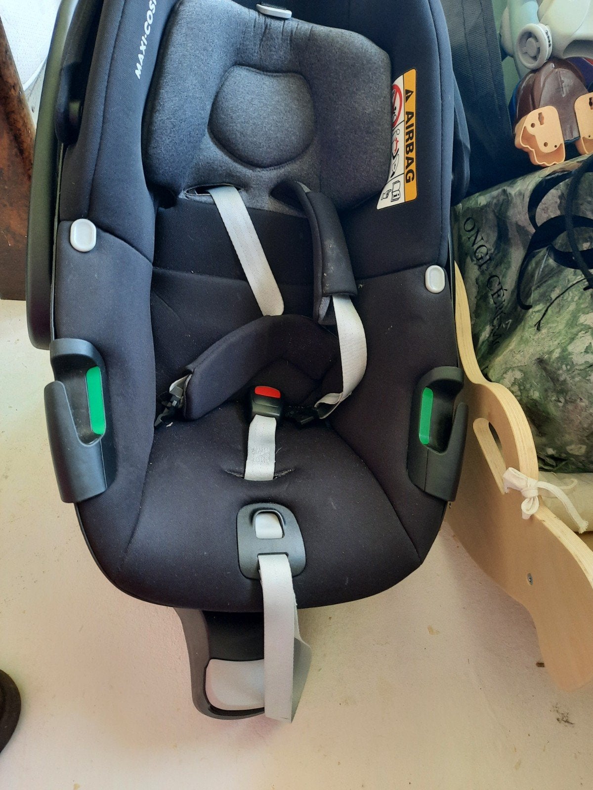 Maxi cosi, Enlèvement