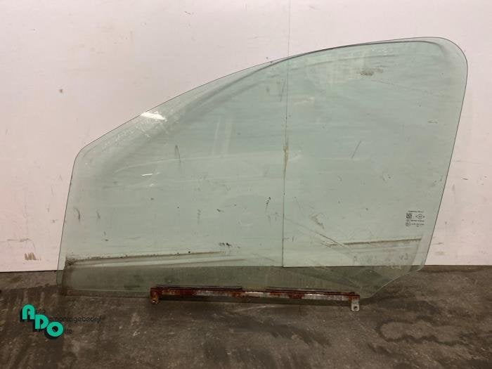 Vitre portière 4portes avant gauche d'un Suzuki Alto (Alto, -, 3 mois de garantie, Utilisé, -