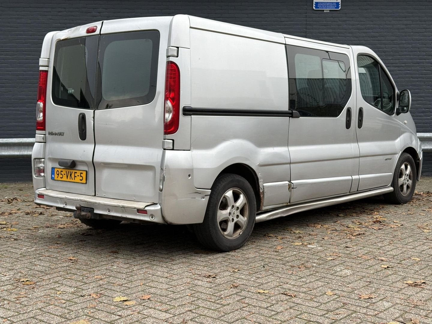Renault Trafic 2.5 dCi T29 L2H1 Dubbel Cabine | € 3.450,- NE, Renault, Bedrijf, Diesel, Zilver of Grijs
