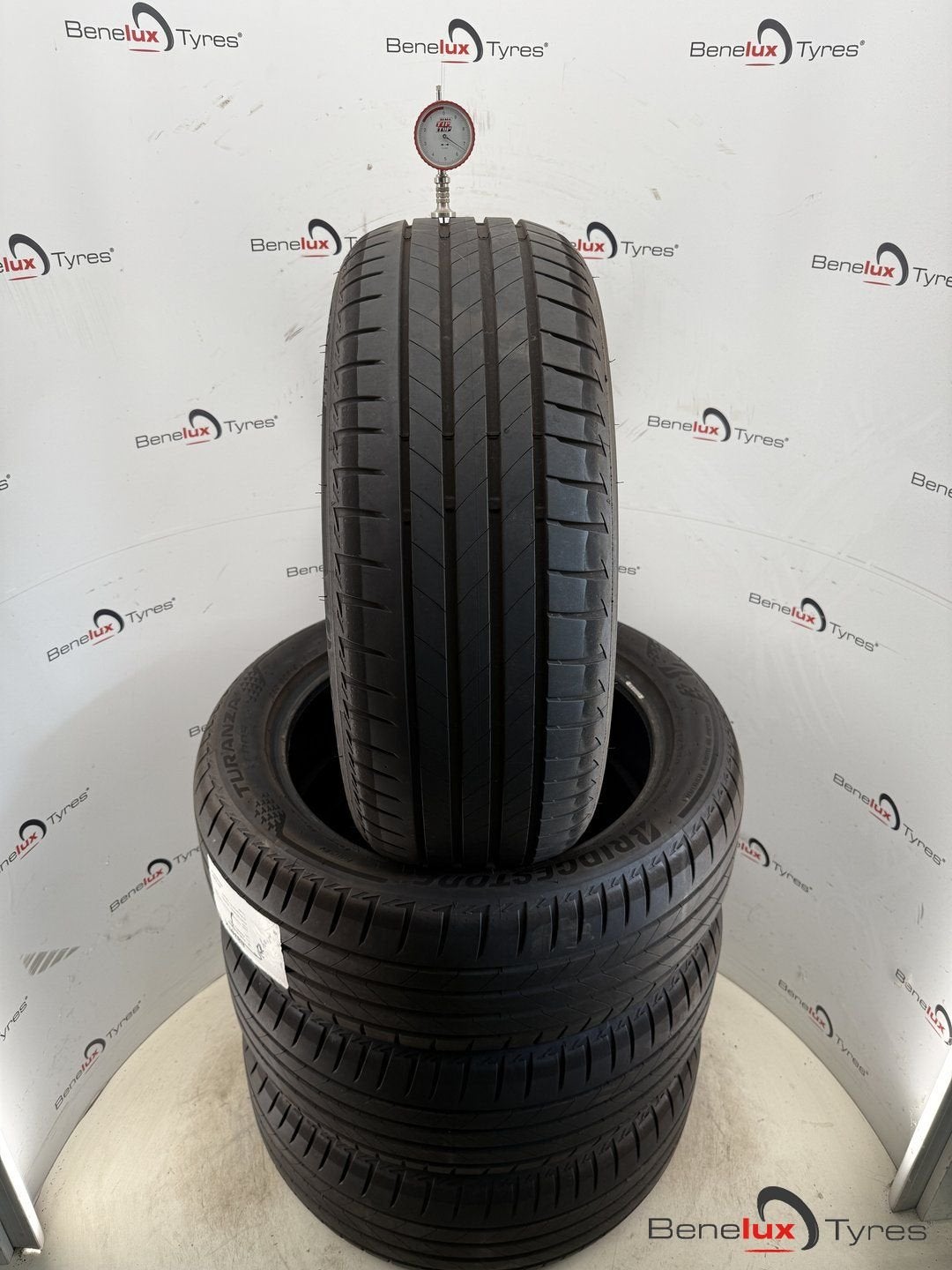 235/50R19 99W Bridgestone 235/50 R19 235/50/19 2355019 MO, Autos : Pièces & Accessoires, Véhicule de tourisme, Pneus été, -, Pneu(s)