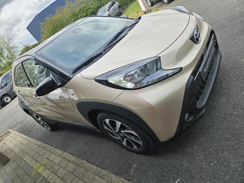 Toyota Aygo X pulse, 110 g/km, 72 pk, Beige, Handgeschakeld