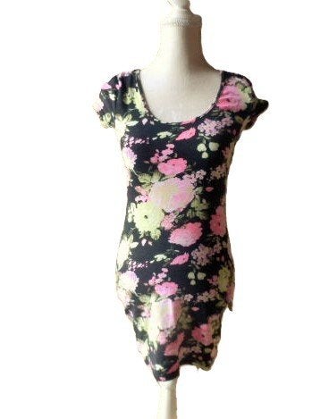 (72) -robe femme t.34 noir rose et jaune -, Enlèvement ou Envoi, Comme neuf, Taille 34 (XS) ou plus petite, Longueur genou