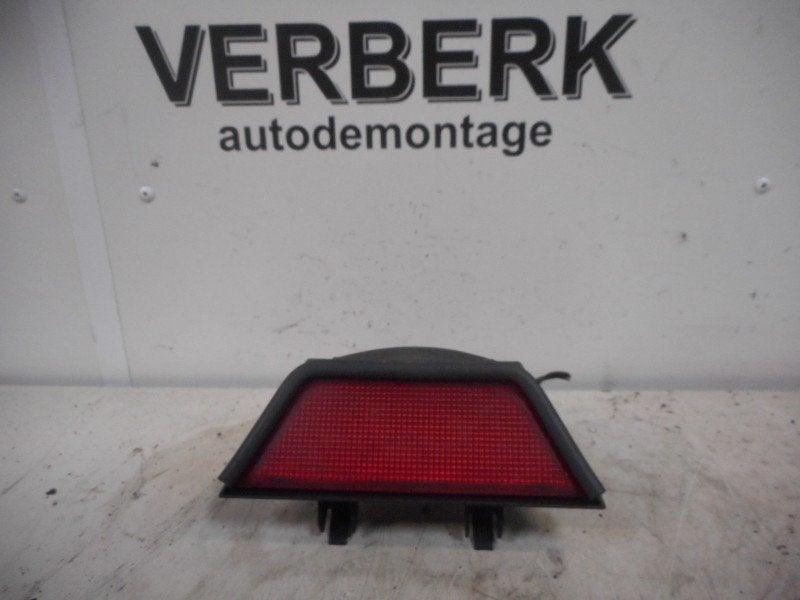 FEU STOP CENTRAL ARRIERE BMW 3 serie (E36 / 2), Utilisé, BMW, Petuelring 130
80809  München, DE, Bayerische Motoren Werke AG