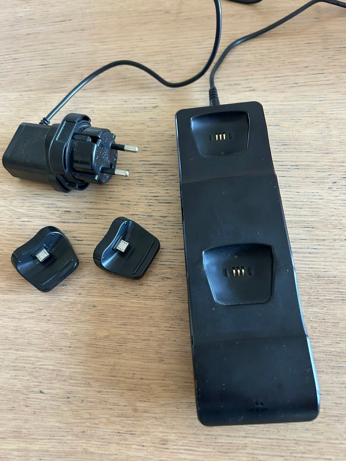 Laadstation voor 2 controllers PS4, Ophalen, Zo goed als nieuw, Voeding, Oplader of Kabel, PlayStation 4