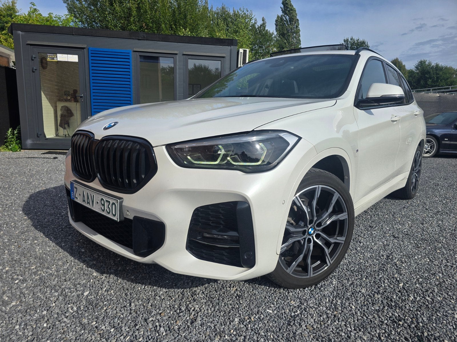 BMW X1 1.5 Sdrive18i M-Pack 2022 64000 kms! **12M GARANTIE**, Auto's, Skiluik, Leder en Stof, Wit, 5 zetels