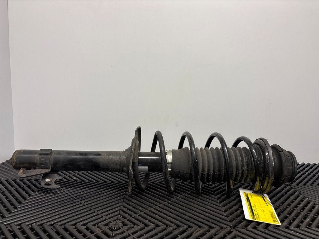 AMORTISSEUR OU ABSORBEUR DE CHOC AVANT GAUCHE Aygo (B40), Kundenbetreuung@toyota.de, Toyota, Utilisé, Toyota-Allee 2
50858  Köln, DE