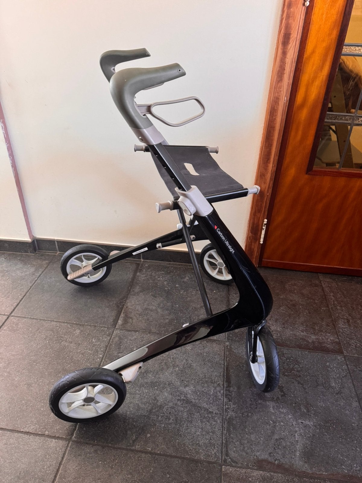 byAcre Carbon rollator Ultralight Comfort met Weekendtas, Ophalen, Zo goed als nieuw