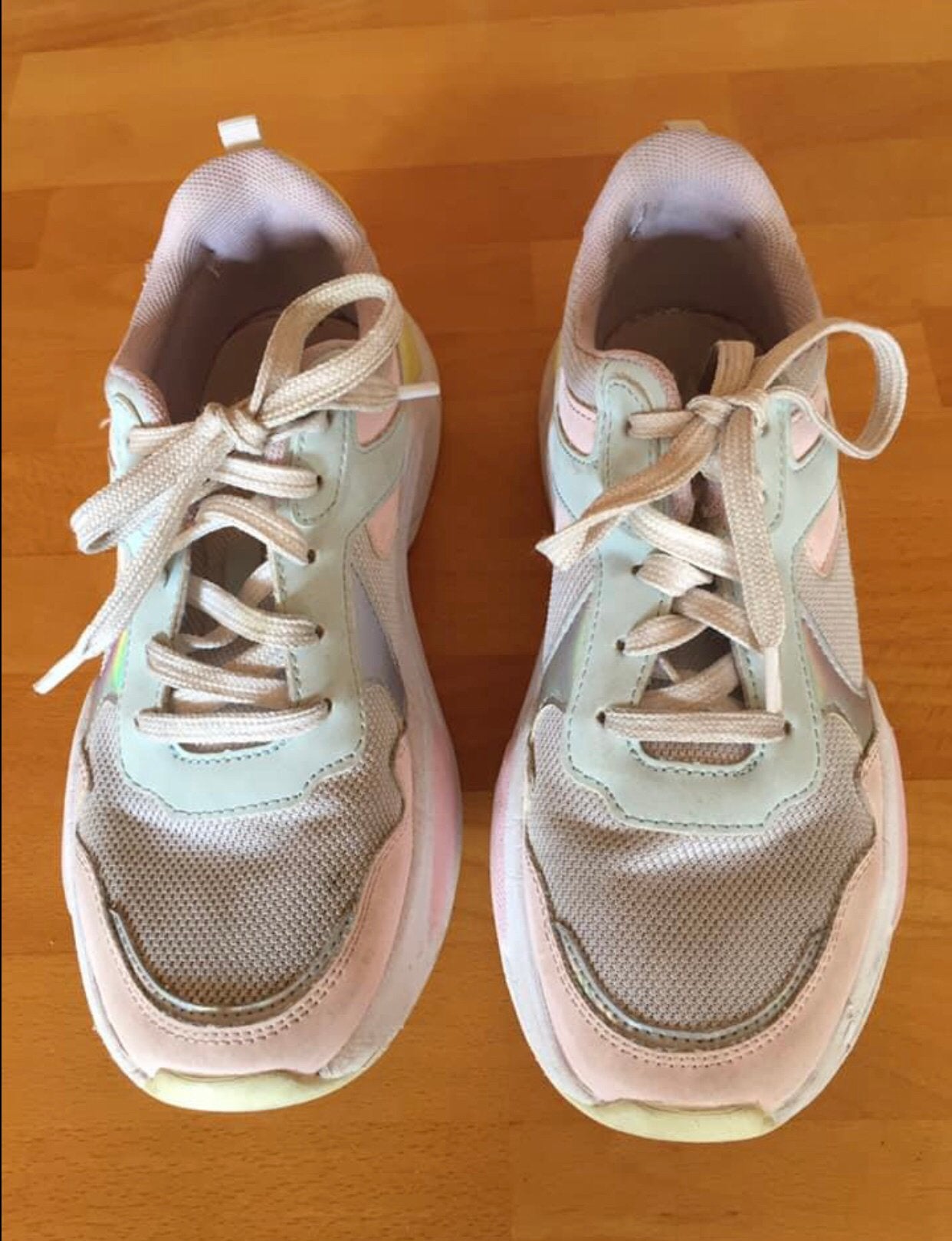 Sneakers maat 35, Kinderen en Baby's, Kinderkleding | Schoenen en Sokken, Ophalen of Verzenden, Zo goed als nieuw