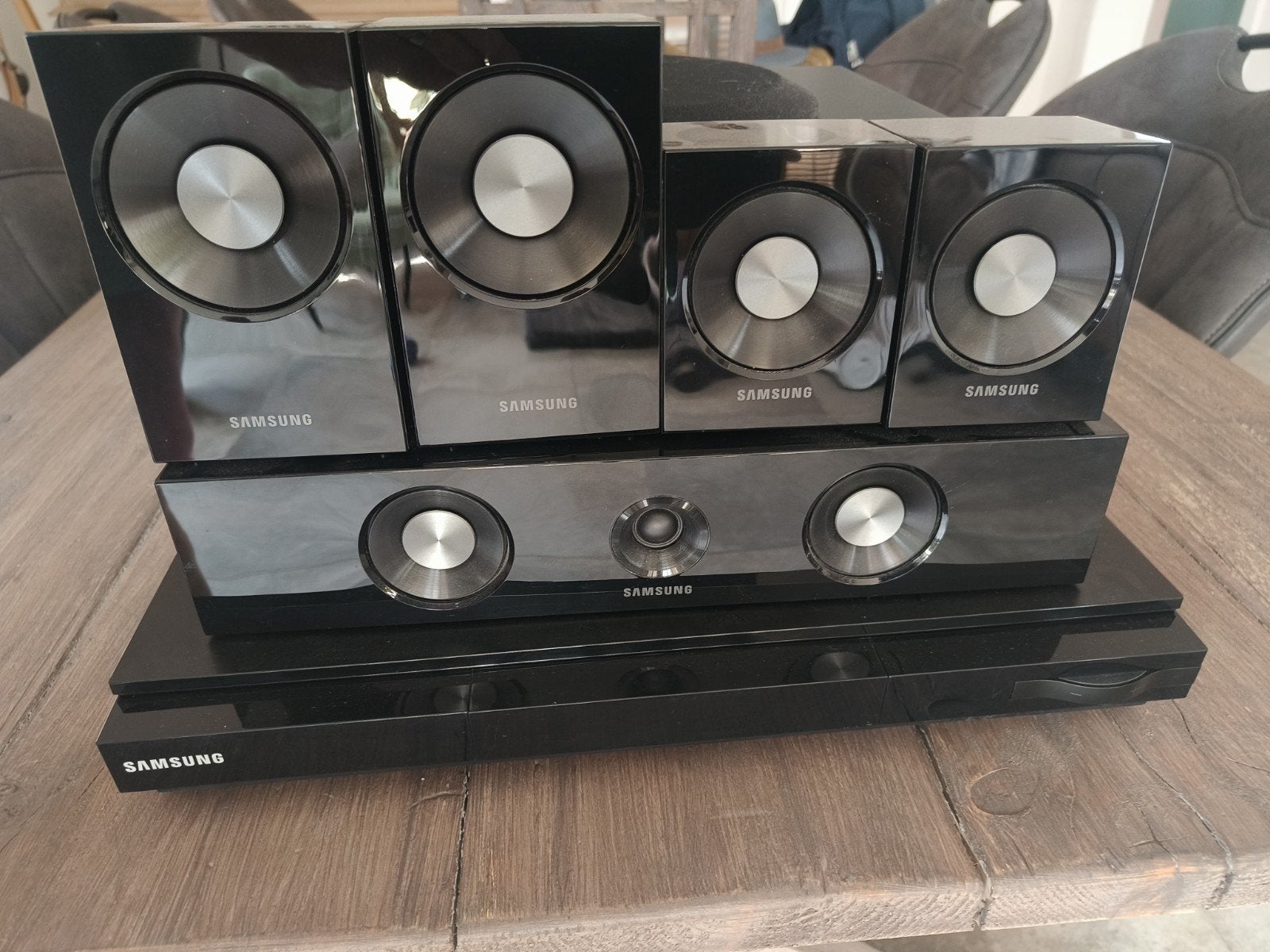 Samsung Bluedrive HT-D5100/XN met surround systeem., Enlèvement