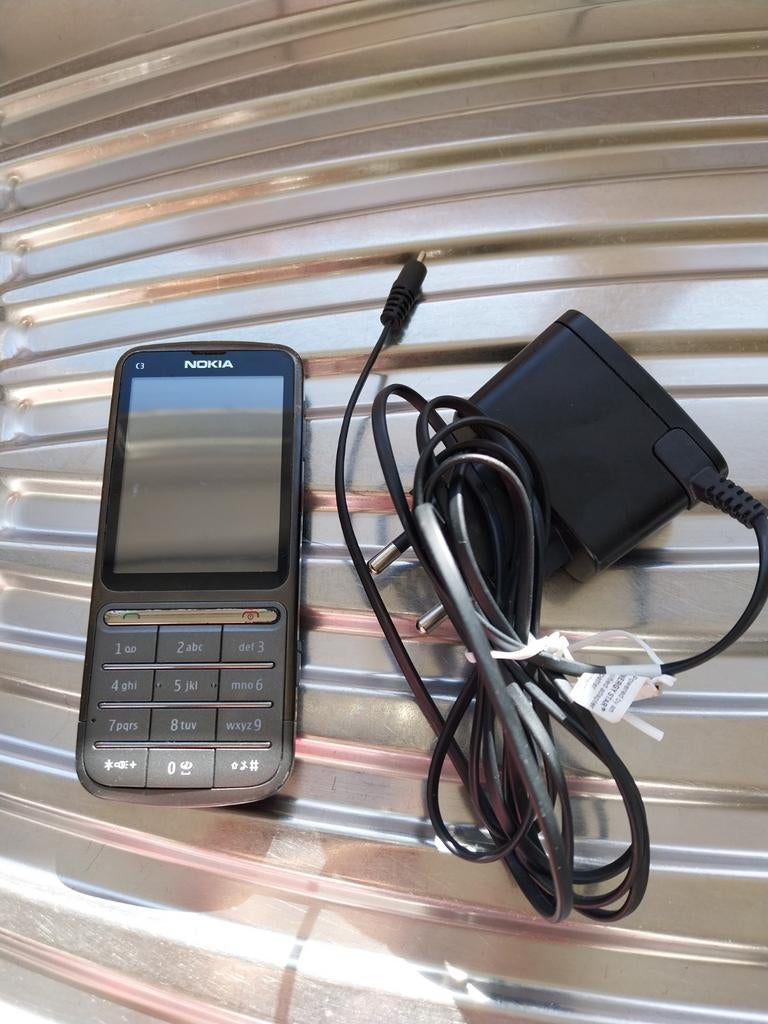 Nokia 301, Autos : Divers, Carkits, Enlèvement