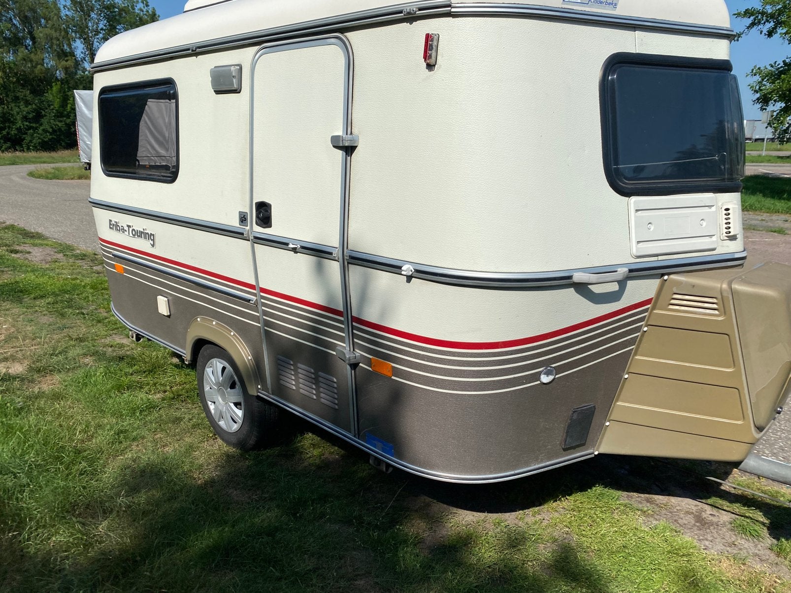 Toit relevable pour caravane eriba < 750 kg, Caravanes & Camping, Caravanes, Coin salon convertible, Jusqu'à 4 m, Particulier