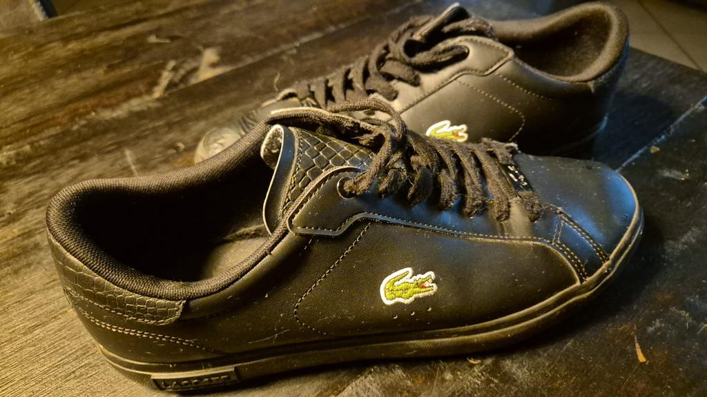Lacoste schoenen, Ophalen of Verzenden, Zo goed als nieuw, Zwart, Sneakers