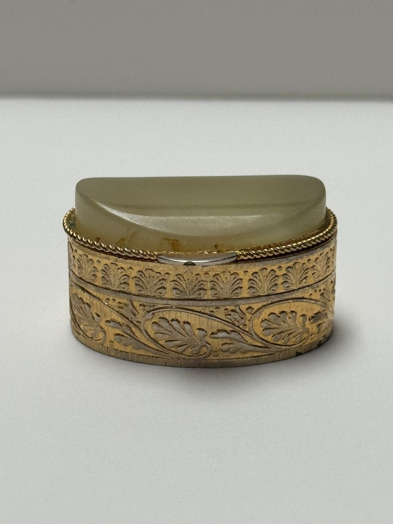 Vintage goudkleurig metalen pillendoosje met halfedelsteen, Ophalen of Verzenden