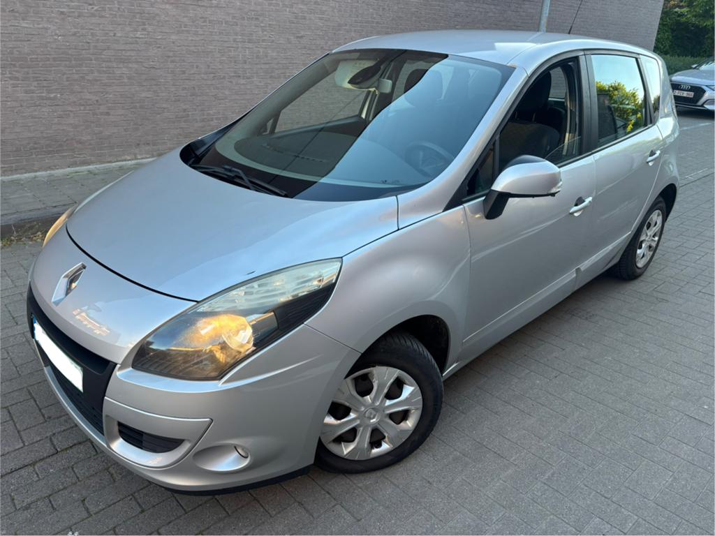 Renault SCENIC 1.6 essence 2010, Auto's, Renault, Euro 5, Stof, Navigatiesysteem, Zwart