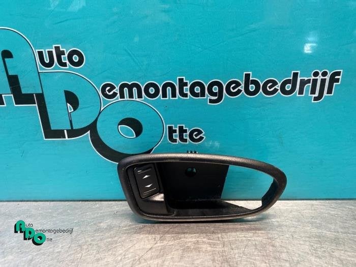 Commutateur vitre électrique d'un Ford Mondeo (Mondeo 07-), -, 3 mois de garantie, -, -