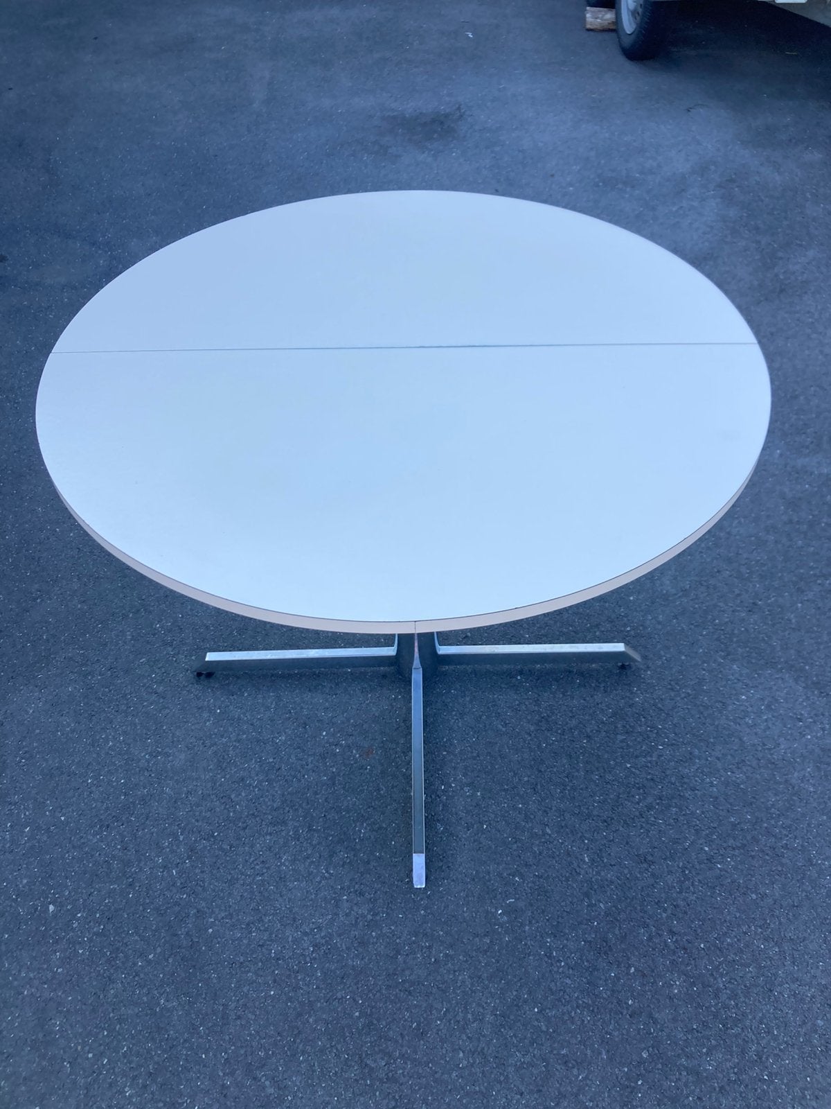 Mooie ronde eettafel uitschuifbaar, Huis en Inrichting, Ophalen, Zo goed als nieuw