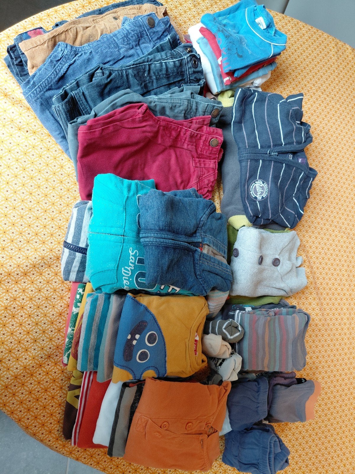 Lots de vêtements garçon 3ans, Enfants & Bébés, Vêtements de bébé | Packs de vêtements pour bébés, Enlèvement