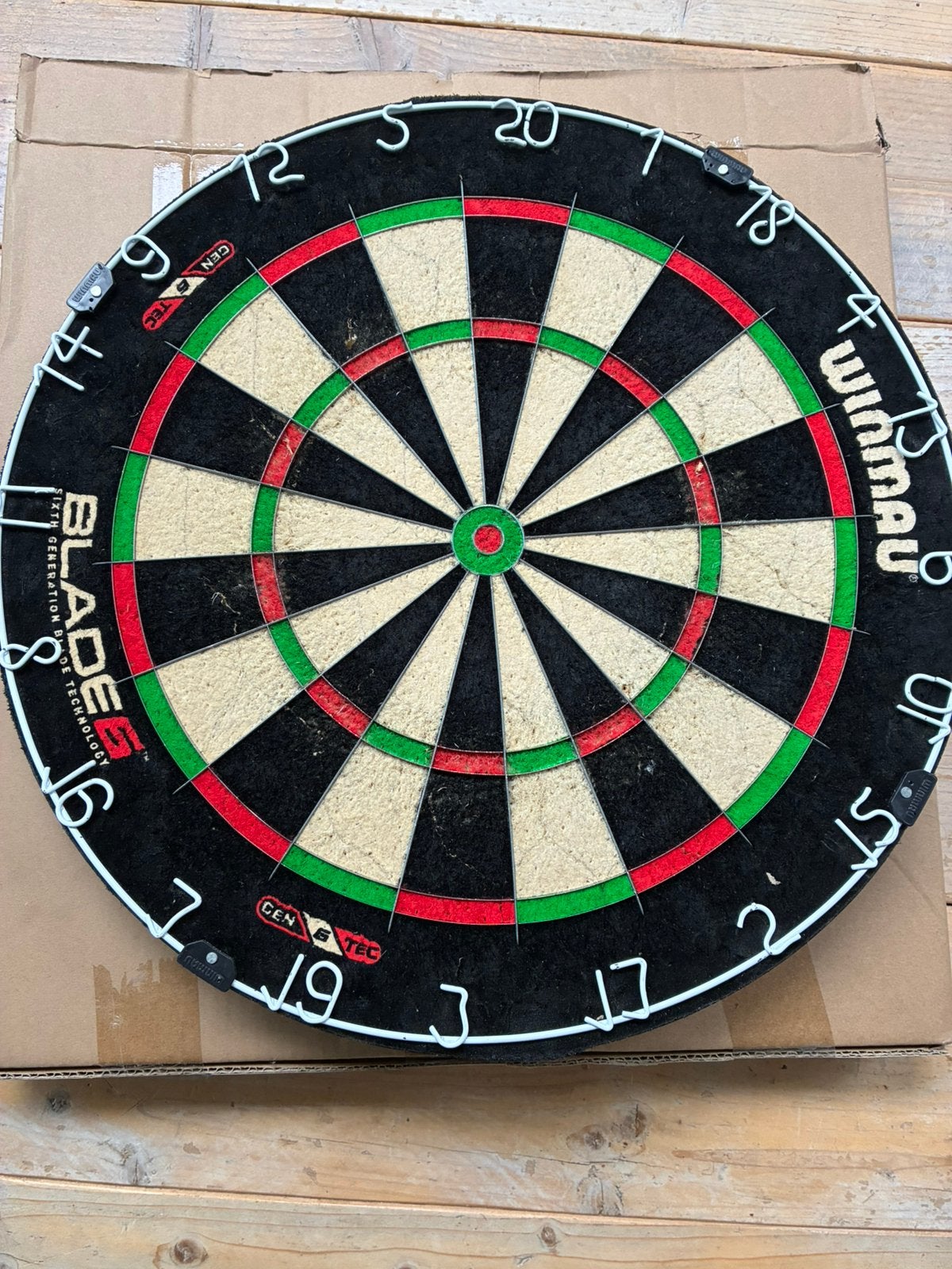 Dartsbord Winmau Blade6 gebruikt, Sport en Fitness, Ophalen of Verzenden, Gebruikt, Dartbord