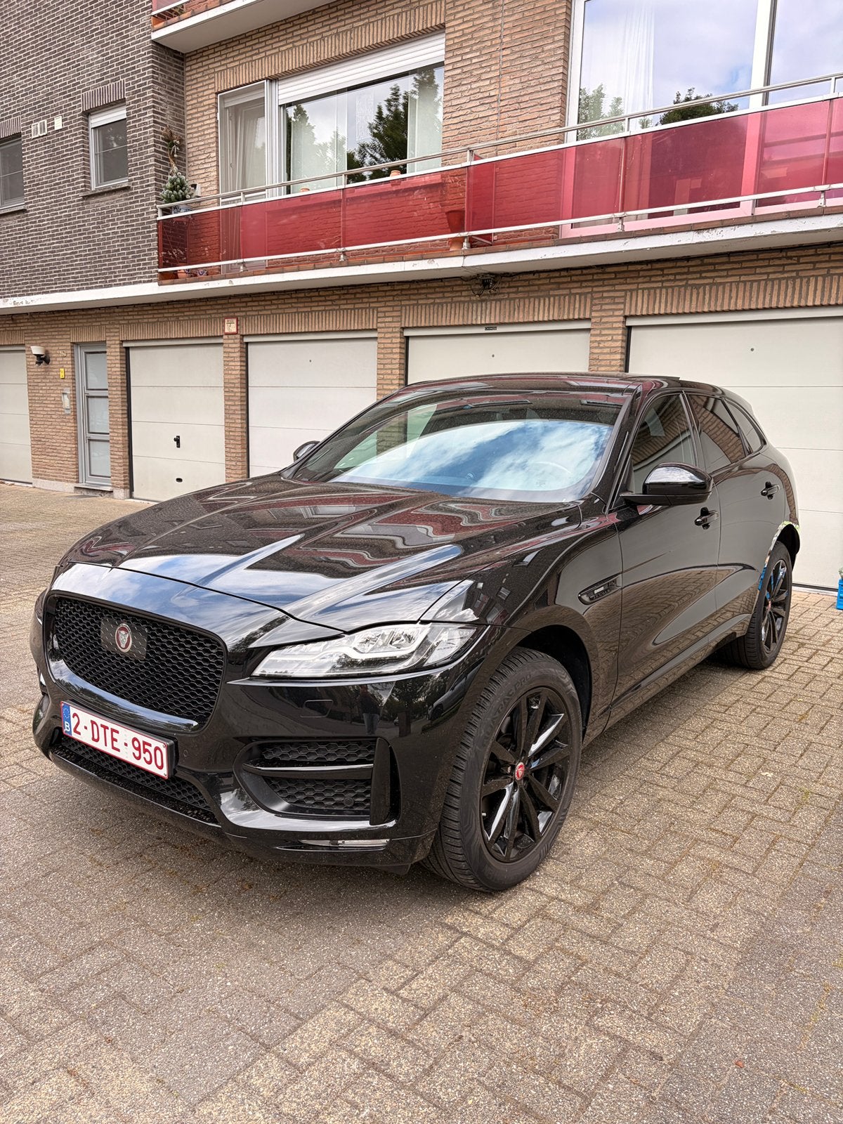 Jaguar f-pace R-sport - FULL OPTION - benzine, Auto's, Jaguar, Automaat, Zwart, 4 cilinders, Zwart