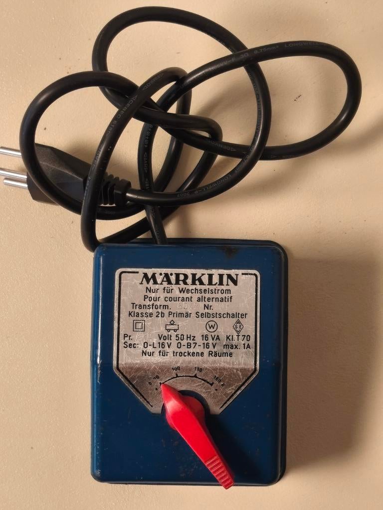 Transformateur 220V/16V Märklin pour réseau ferroviaire, Hobby & Loisirs créatifs, Envoi, Märklin