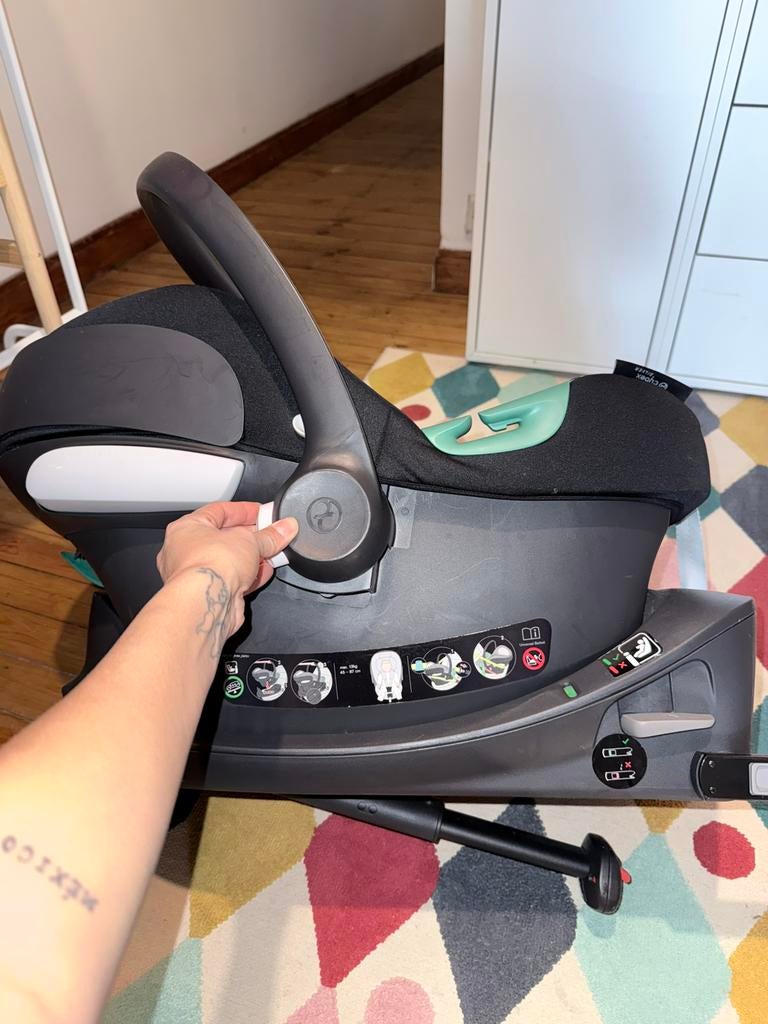 Cybex anton baby car seat + isofix base+ mirror and adapters, Autres marques, Comme neuf, Enlèvement, 0 à 10 kg