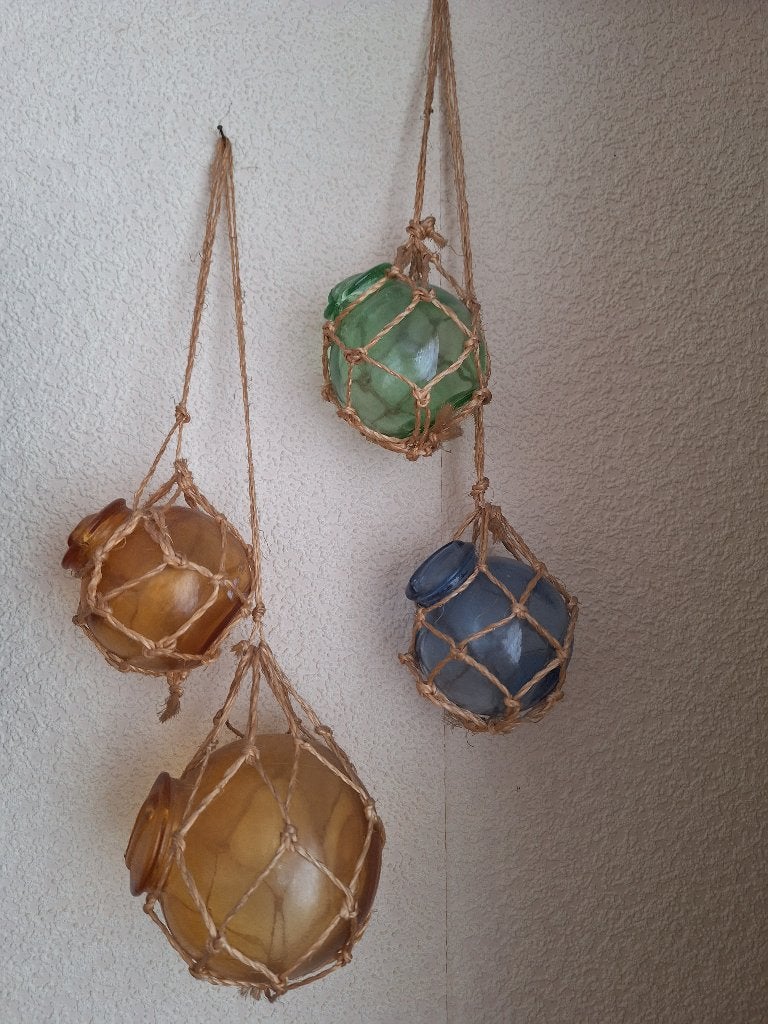 9 glazen bollen in net, Ophalen, Groen, Decoratieobject, Zo goed als nieuw