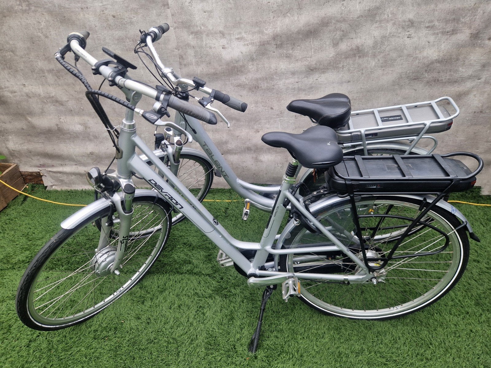 2 elektrische dames fietsen, Fietsen en Brommers, Elektrische fietsen, Ophalen