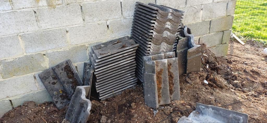 Tuile a donner 30 m2. A venir chercher. Aide pour le chargem, Bricolage & Construction, Tuiles & Revêtements de toit, Enlèvement ou Envoi