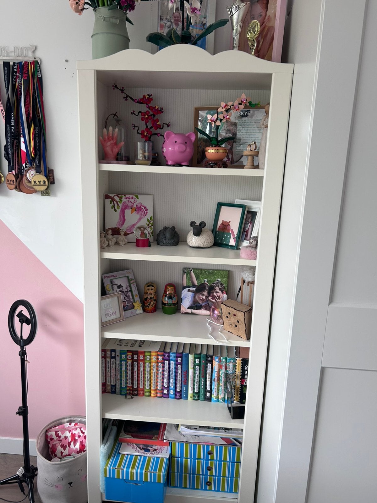 Belle bibliothèque Ikea, Maison & Meubles, Armoires | Bibliothèques, Comme neuf, Enlèvement
