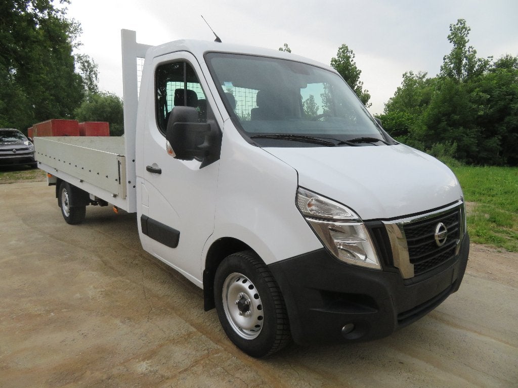 Nissan NV400 2.3dCi - Open laadbak - 2021 - 88.393km - €6d, Voorwielaandrijving, Stof, 2500 kg, Bedrijf