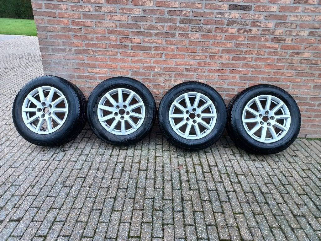 4 jantes ALU Audi d'origine, pneus d'hiver 16" 225/60R16, Pneus hiver, 16 pouces, Véhicule de tourisme, Enlèvement