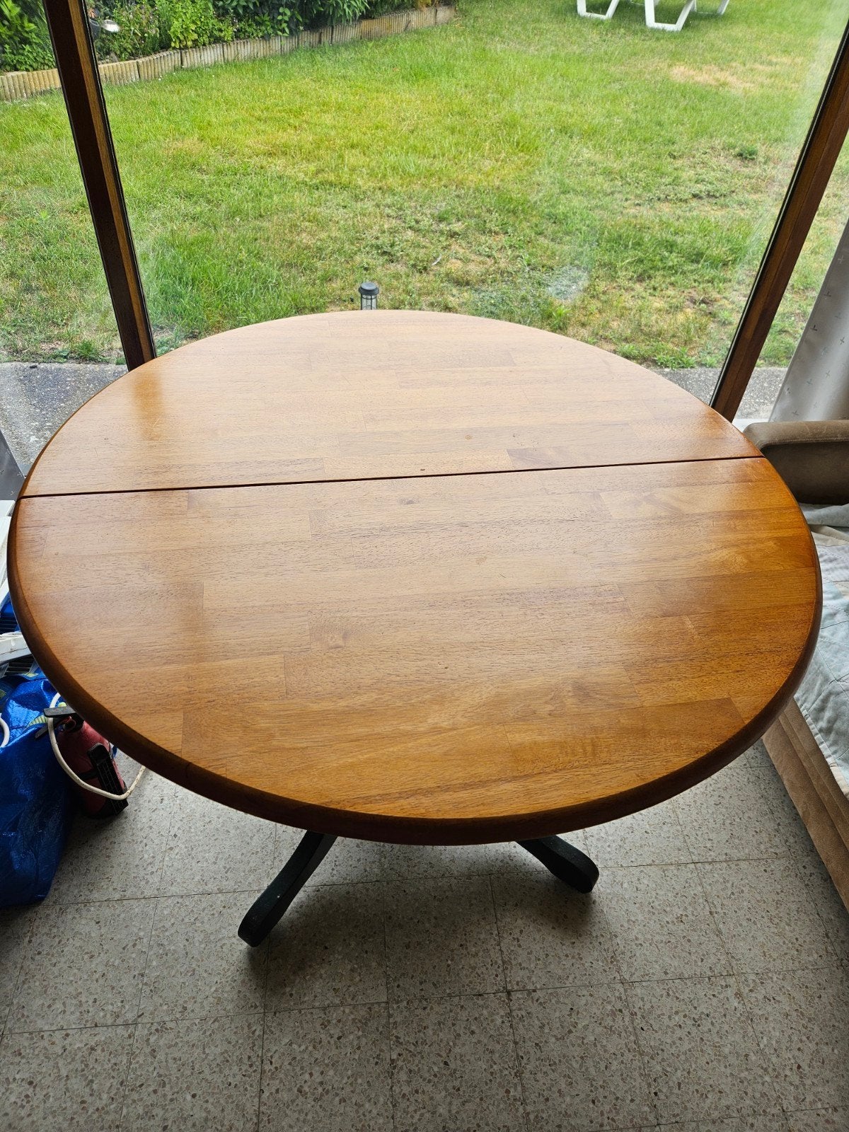 Ronde tafel 105 cm diam. + 5 stoelen, Enlèvement