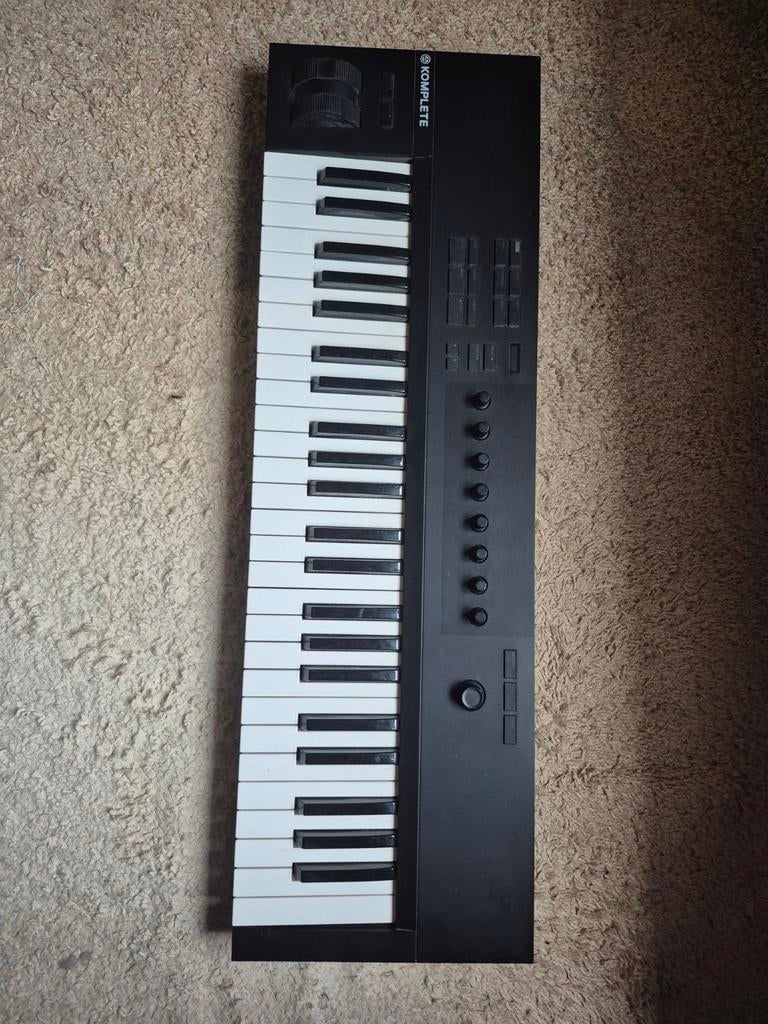 Native Instruments Komplete Kontrol A49 MIDI Keyboard, Musique & Instruments, Enlèvement