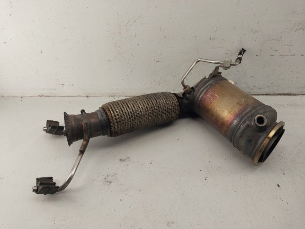 CATALYSEUR 1 serie (F40) (|18327634628|8616198|7634628|), Utilisé, BMW, Petuelring 130
80809  München, DE, Bayerische Motoren Werke AG