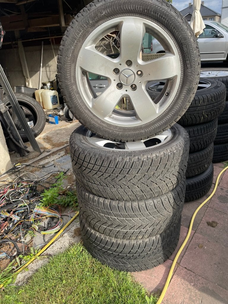 Mercedes velgen 17 inch met 4X zo als goed NW banden, Ophalen, 255 mm, Banden en Velgen, 17 inch