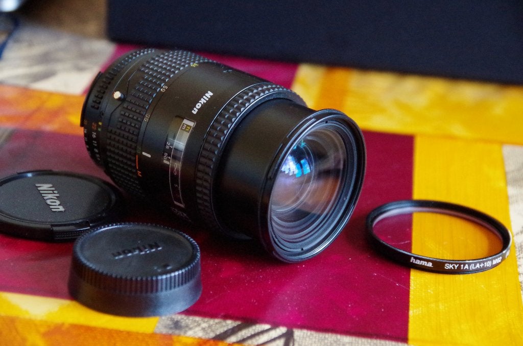 Objectif zoom Nikon AF Nikkor 28-85 mm f/3,5-4,5, TV, Hi-fi & Vidéo, Enlèvement ou Envoi, Lentille standard, Nikon, 28 mm