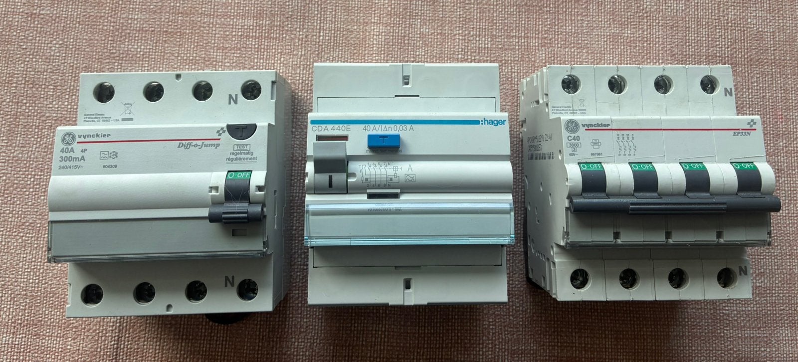Automaat en 2 differentieels 40ampere, Ophalen of Verzenden, Zo goed als nieuw