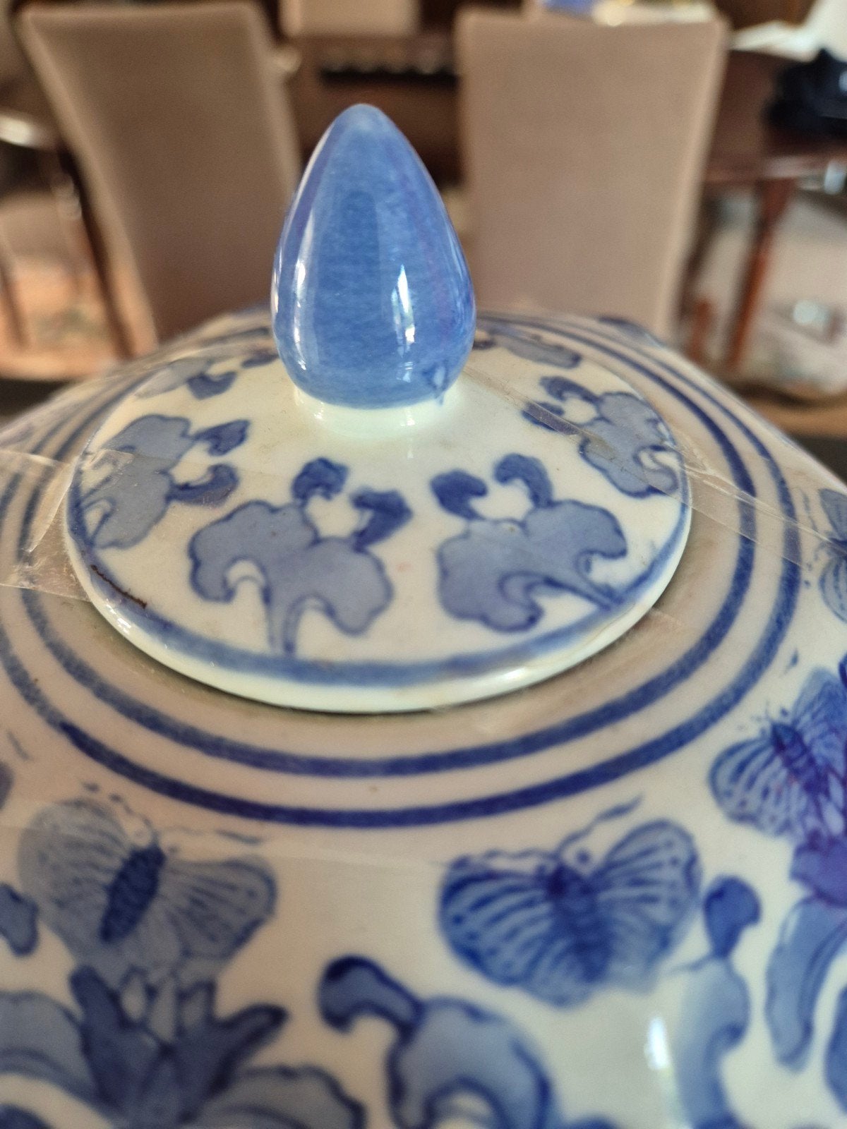 Dit is een blauw-witte porseleinen gemberpot of dekselvaas, Ophalen