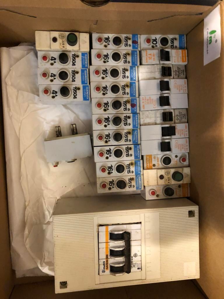 Automatische zekeringen, Doe-het-zelf en Bouw, Elektriciteit en Kabels, Ophalen, Gebruikt, Schakelaar