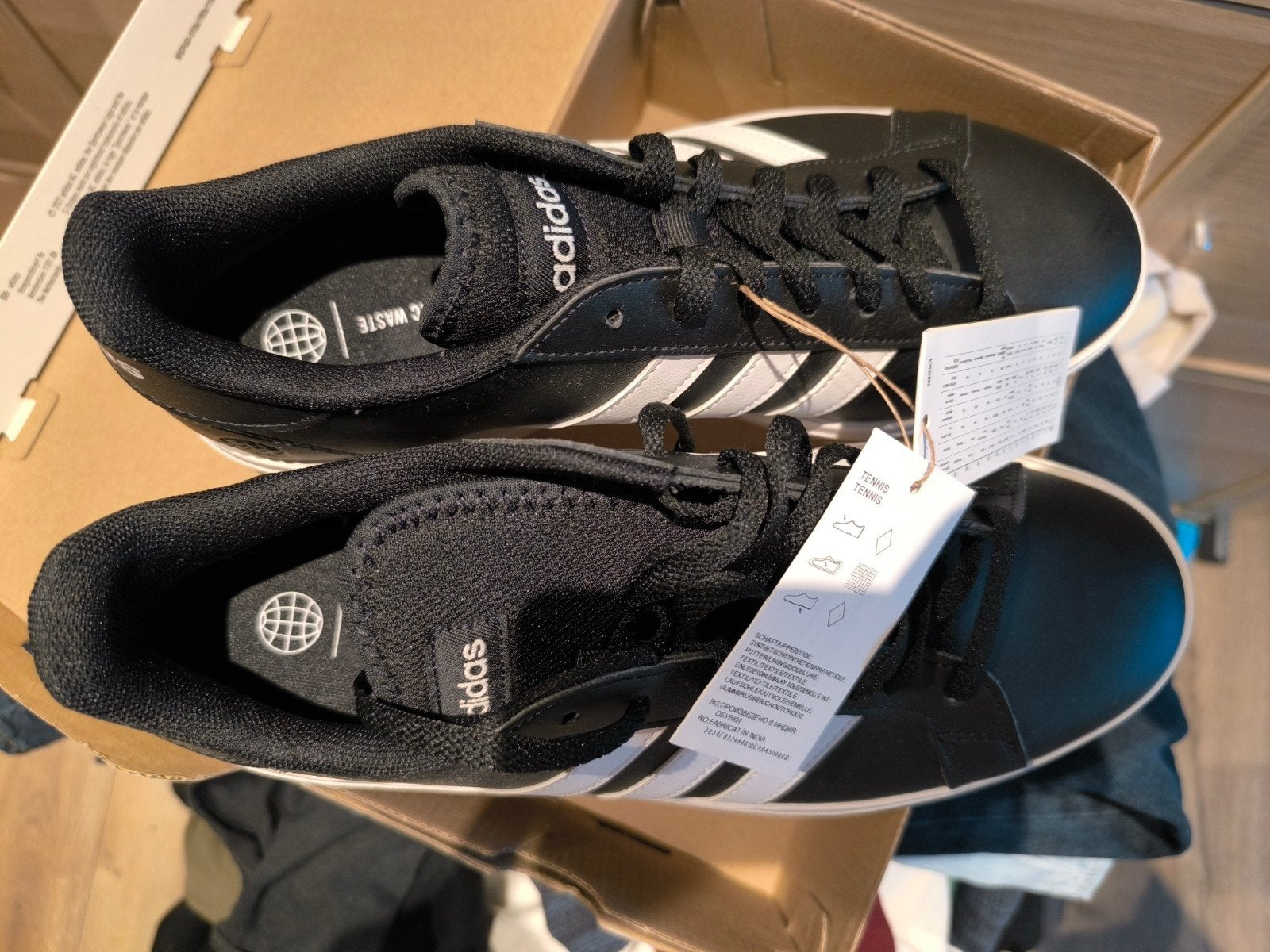 basket adidas neuf, Sports & Fitness, Enlèvement, Neuf, Chaussures