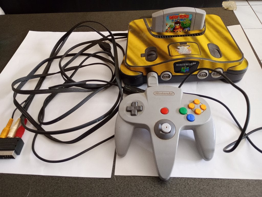 spelconsole Nintendo 64 + game Diddy Kong racing, Games en Spelcomputers, Spelcomputers | Nintendo 64, Ophalen of Verzenden, Gebruikt